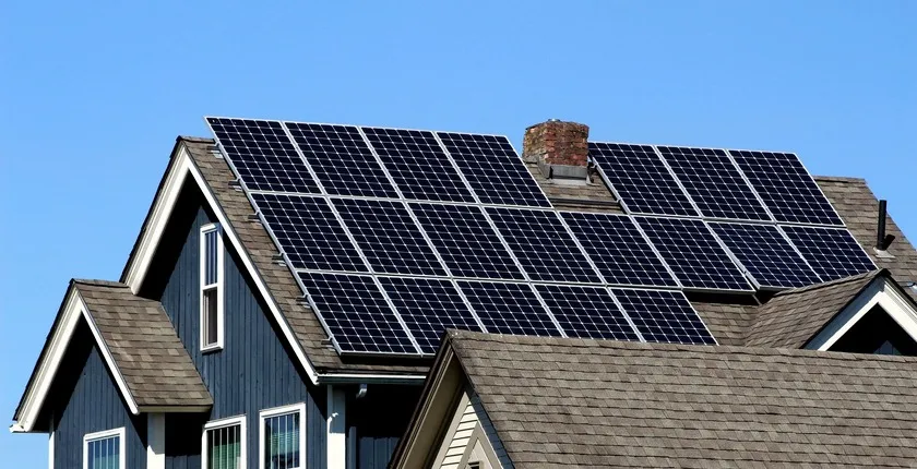 پنل خورشیدی برای خانه؛ چگونه ظرفیت مناسب را انتخاب کنیم؟