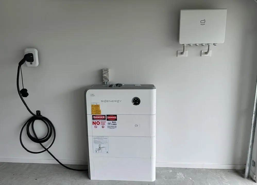 بررسی هزینه تعویض باتری سیستم خورشیدی و عوامل تاثیرگذار